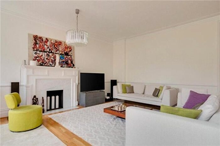 4 Bedroom Flat To Rent In Bramham Gardens, London, SW5