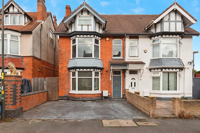4 Bedroom Semi Detached House For Sale In Westfield Road, Acocks Green, Birmingham, B27