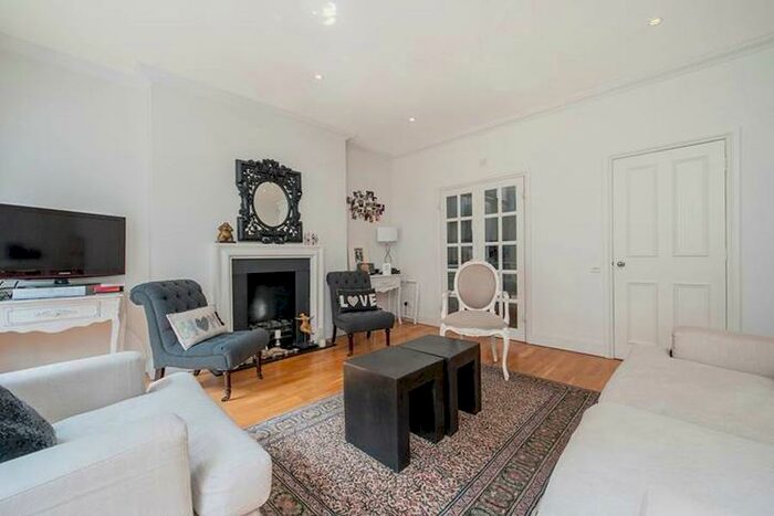 3 Bedroom Maisonette To Rent In Cavaye Place Chelsea, SW10