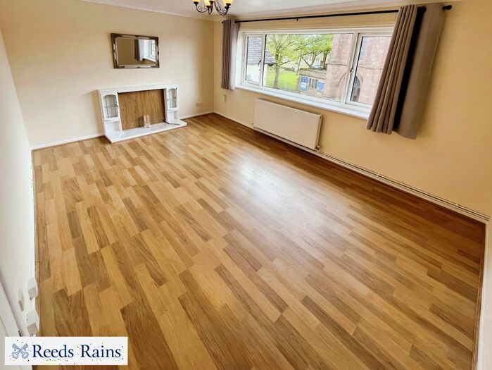 2 Bedroom Flat To Rent In Manor Court Street, Stoke-On-Trent, Staffordshire, ST4