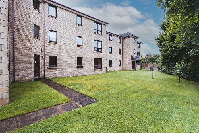 2 Bedroom Flat To Rent In North Meggetland, Colinton, Edinburgh, EH14