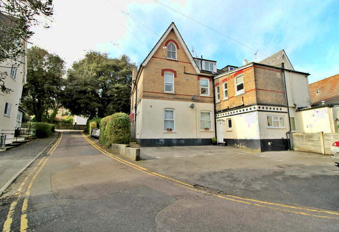 1 Bedroom Flat To Rent In Crescent Gardens, Crescent Road, Bournemouth, Dorset, BH2