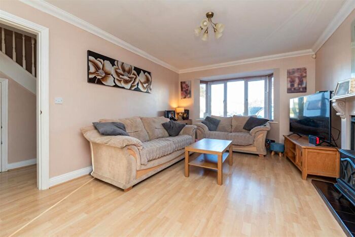 4 Bedroom Detached House To Rent In Astwick Road, Stotfold, Hitchin, SG5