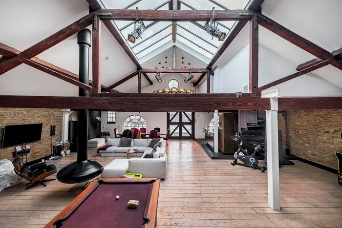 2 Bedroom Flat To Rent In Metropolitan Wharf, Wapping, E1W