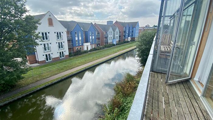 4 Bedroom Town House To Rent In Electric Wharf, Coventry, CV1