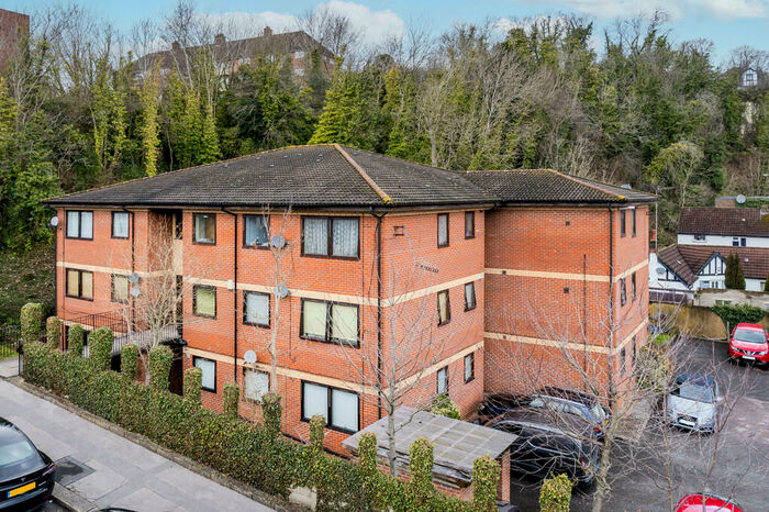 2 Bedroom Apartment To Rent In Montpelier Road, Purley, CR8