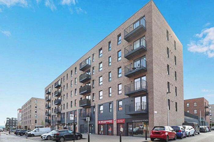2 Bedroom Flat For Sale In / Salamander Place, Leith, Edinburgh, EH6