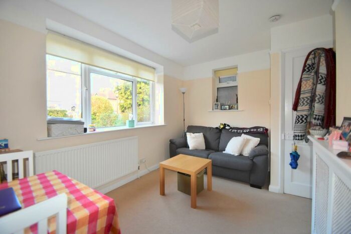 1 Bedroom Property To Rent In Eton Square, Eton, Windsor, Berkshire, SL4
