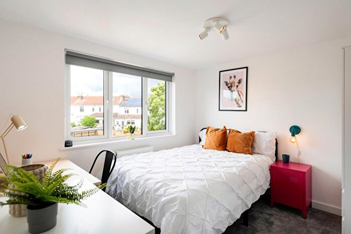 6 Bedroom Property To Rent In Hottom Gardens, Bristol, BS7