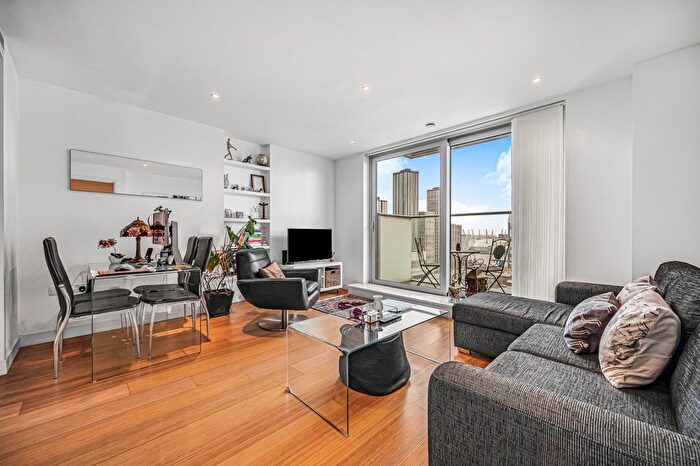 1 Bedroom Flat For Sale In Pan Peninsula Square, Millwall, E14