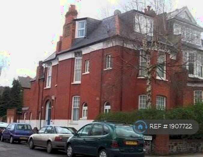 Studio To Rent In Muswell Road, London, N10