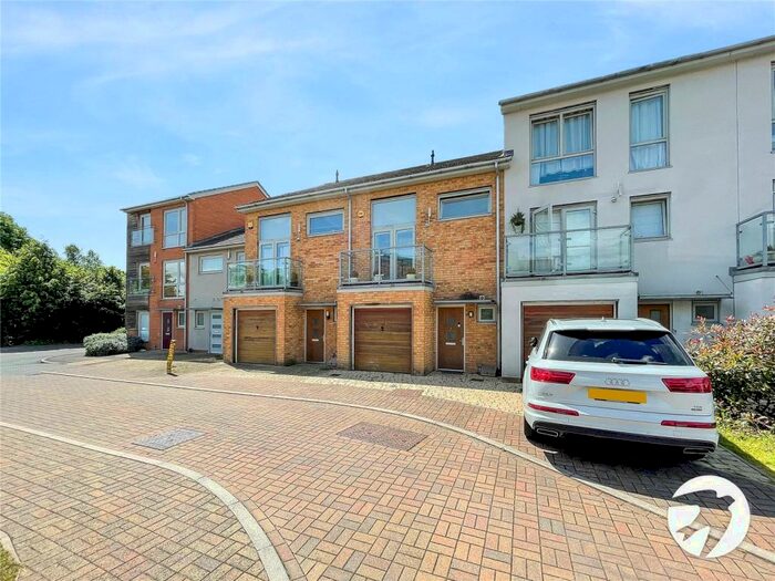 3 Bedroom Terraced House To Rent In Waylen Gardens, Dartford, Kent, DA1