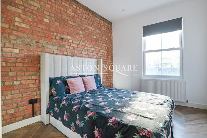 2 Bedroom Flat To Rent In Brent Street, London, NW4