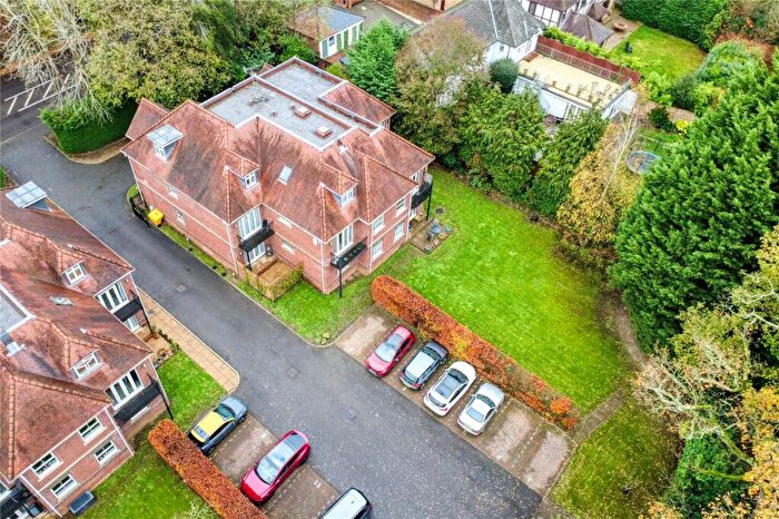 2 Bedroom Apartment For Sale In London Road, Windlesham, Surrey, GU20