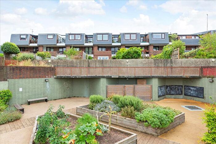 1 Bedroom Flat For Sale In Rainville Road, Hammersmith, London, W6