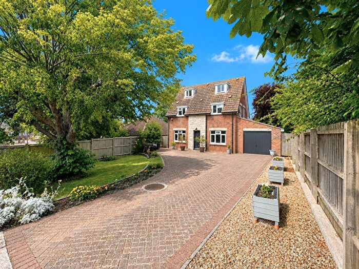 4 Bedroom Detached House For Sale In Roundhayes Close, Weymouth, DT4