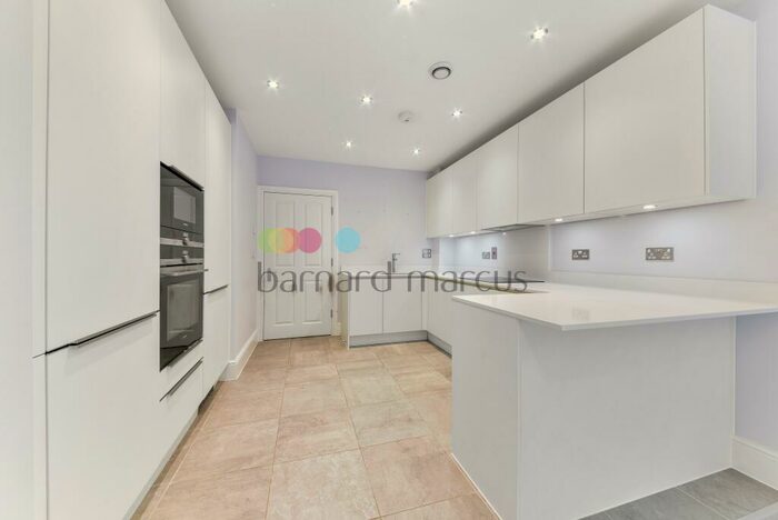 1 Bedroom Flat To Rent In Foxley Lane, Purley, CR8