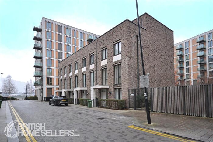 3 Bedroom End Of Terrace House For Sale In Nautical Drive, London, E16