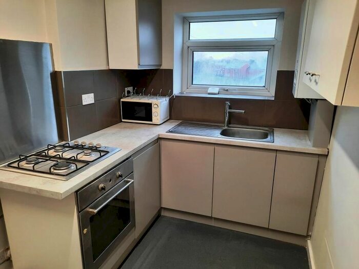 1 Bedroom Flat To Rent In Bury New Road, Salford, M7