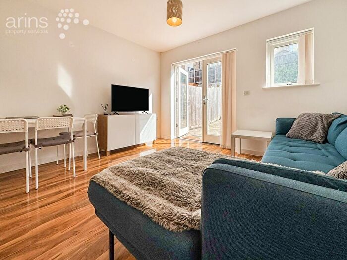 2 Bedroom Terraced House For Sale In Glenmore Place, Tilehurst, Reading, RG30
