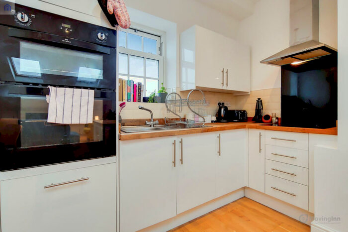 2 Bedroom Flat To Rent In Ramsden Road, Balham, London, SW12