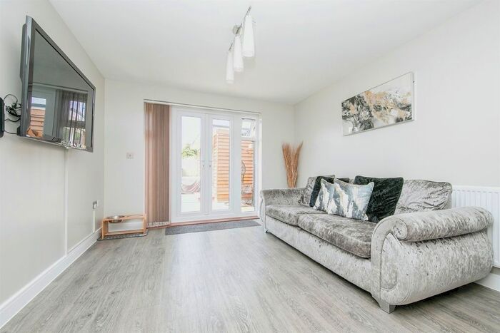 5 Bedroom Detached House For Sale In Skippers Way, Walton On The Naze, CO14