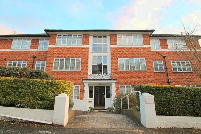 3 Bedroom Flat To Rent In Kingsthorpe Court, Raymond Road, Wimbledon, SW19