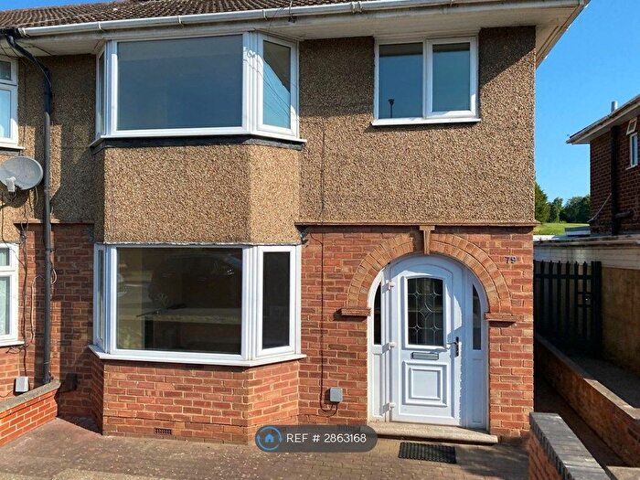 3 Bedroom Semi-Detached House To Rent In Fairway, Northampton, NN2