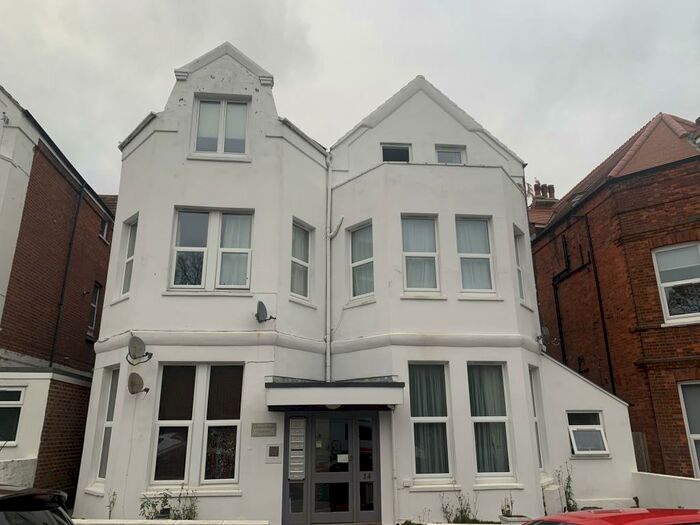 2 Bedroom Apartment To Rent In Eversfield Road, Eastbourne, BN21