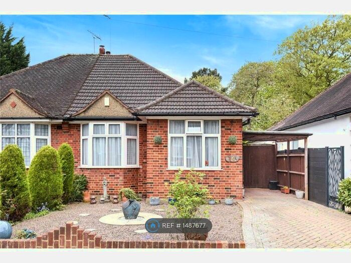 2 Bedroom Bungalow To Rent In Hereford Gardens, Pinner, HA5