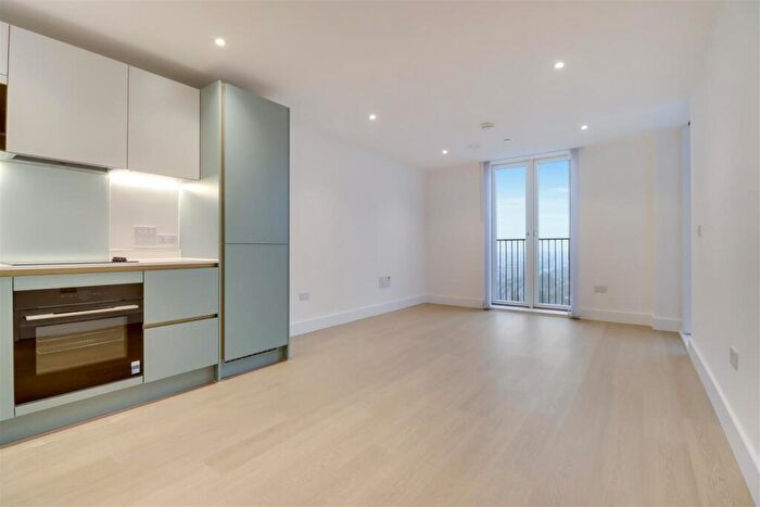 1 Bedroom Apartment To Rent In Herne Hill Road, London, SE24