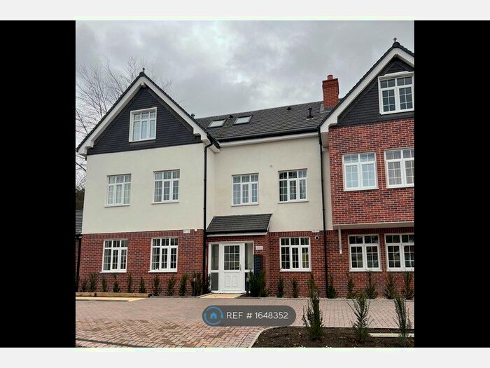 2 Bedroom Flat To Rent In Briton Crescent, South Croydon, CR2