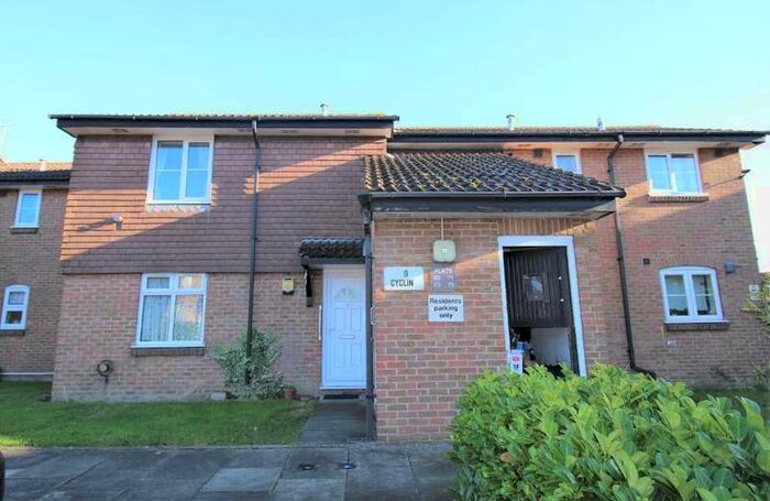 1 Bedroom Flat To Rent In Windsor Park Road, Harlington, Middlesex, UB3