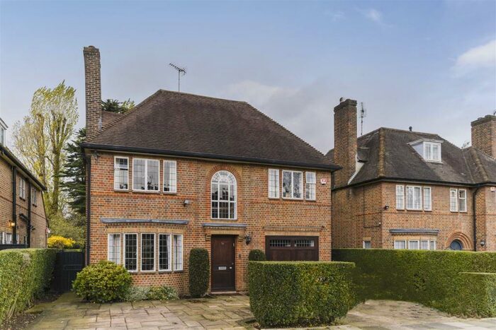 6 Bedroom Detached House To Rent In Kingsley Way, Hampstead Garden Suburb, N2