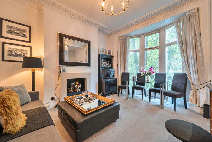 1 Bedroom Flat For Sale In Gunter Grove, Chelsea, London, SW10