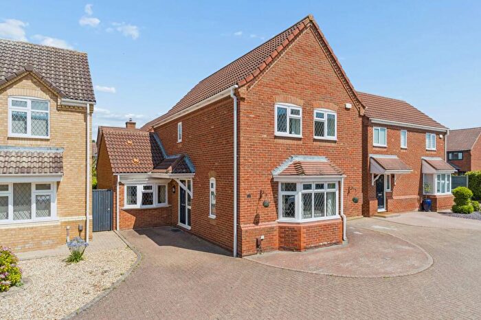 3 Bedroom Detached House For Sale In Popham Close, Eaton Socon, St Neots, PE19