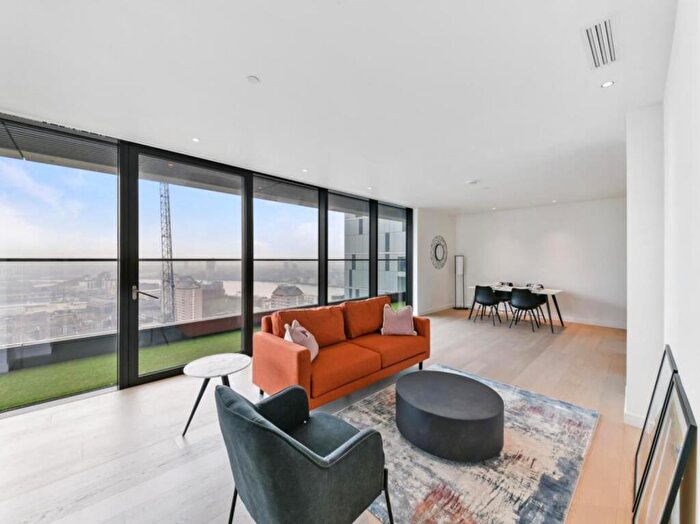 2 Bedroom Apartment To Rent In Hobart Building, Wardian, Canary Wharf, E14