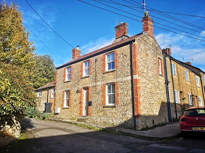 3 Bedroom Terraced House To Rent In Roundwell Street, South Petherton, TA13