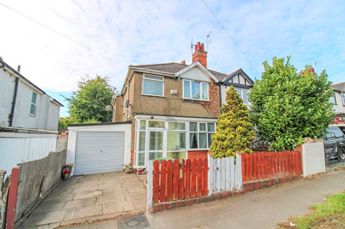 3 Bedroom Semi-Detached House To Rent In The Crossway, Braunstone, Leicester, LE3