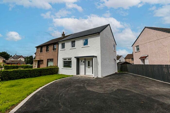 3 Bedroom Semi-Detached House For Sale In Scott Avenue, Johnstone, PA5