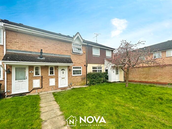 3 Bedroom Terraced House To Rent In Cemetery Road, Houghton Regis, LU5