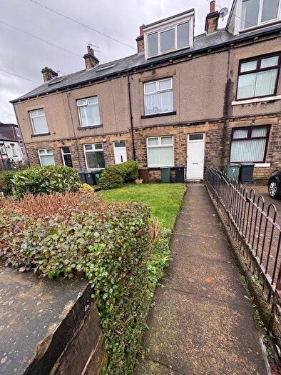 3 Bedroom Property To Rent In Intake Grove, Bradford, BD2