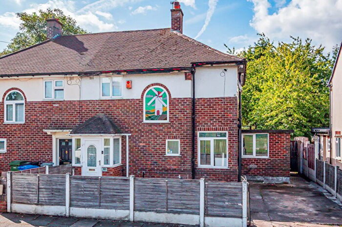 3 Bedroom Semi-Detached House For Sale In Chatsworth Road, Stretford, Manchester, M32