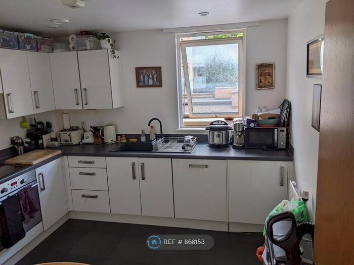 1 Bedroom Flat To Rent In Robsart Street, London, SW9