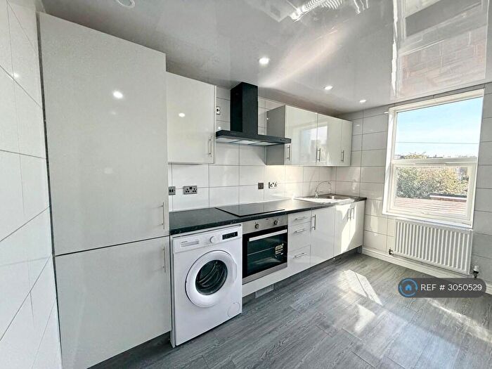 5 Bedroom Flat To Rent In High Road Leyton, London, E10