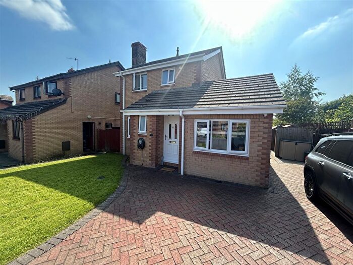 3 Bedroom Detached House For Sale In Llys Cilsaig, Dafen, Llanelli, SA14