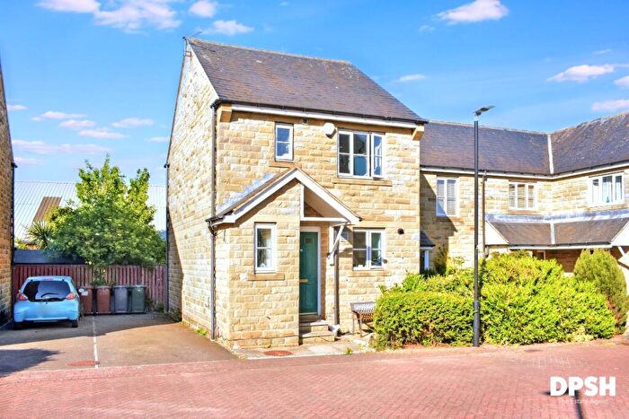 3 Bedroom End Of Terrace House For Sale In Dartmouth Mews, Morley, Leeds, LS27