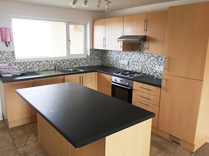 3 Bedroom Flat To Rent In Kenn Close, West Park *Available With Zero Deposit Guarantee*, PL5