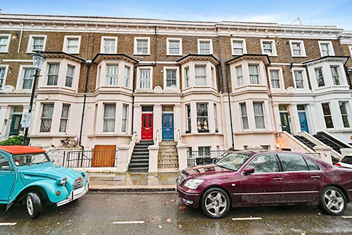 2 Bedroom Flat For Sale In Tavistock Road, London, W11