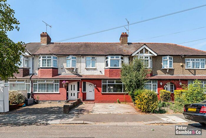 3 Bedroom Property For Sale In Lynmouth Road, Perivale, Greenford, UB6